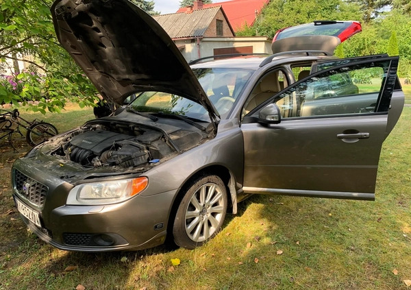 Volvo V70 cena 33000 przebieg: 257000, rok produkcji 2009 z Warszawa małe 379